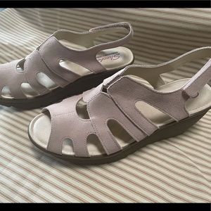 Sketchers Memory Foam Sandals